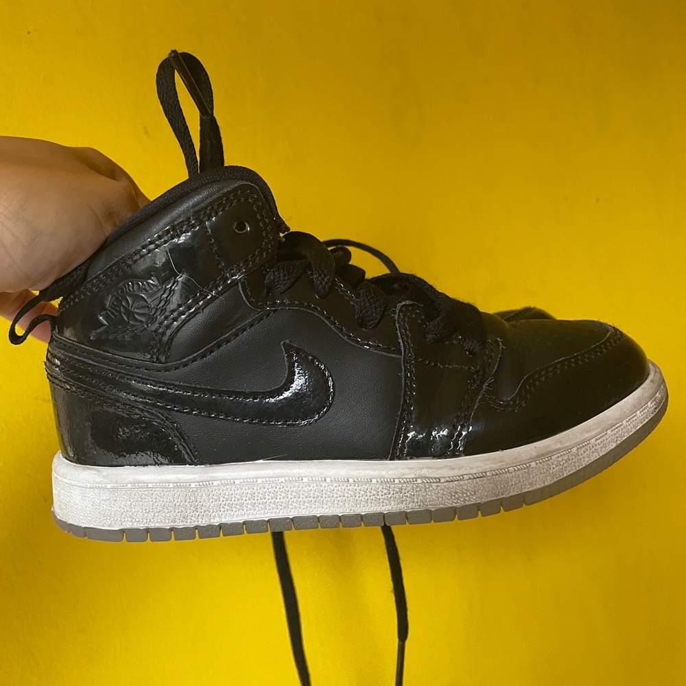 Nike Black Sneakers Mid-Top Leather